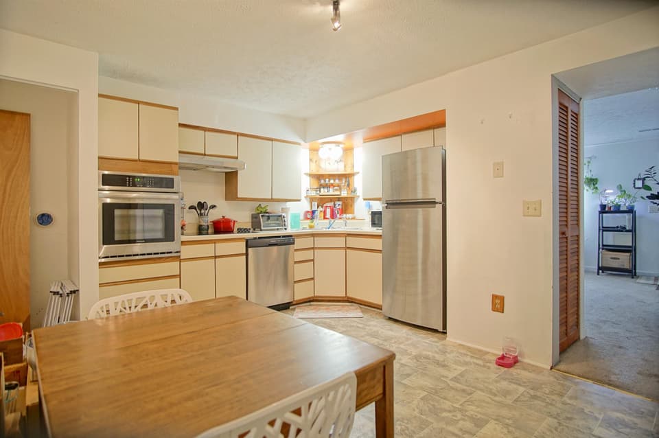 2598 Townhouse Drive, photo 8 of 25