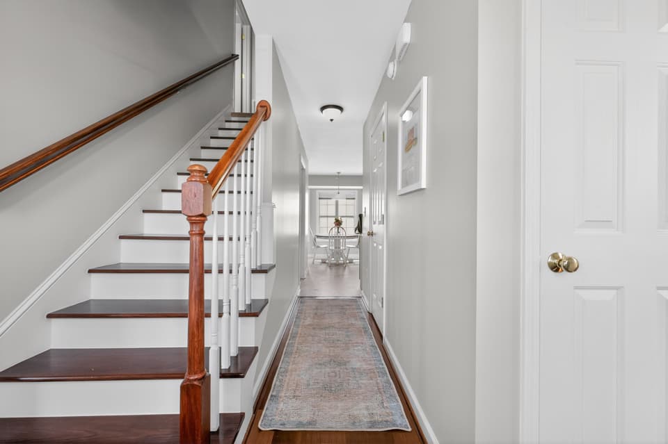 475 Majestic Drive, photo 5 of 40