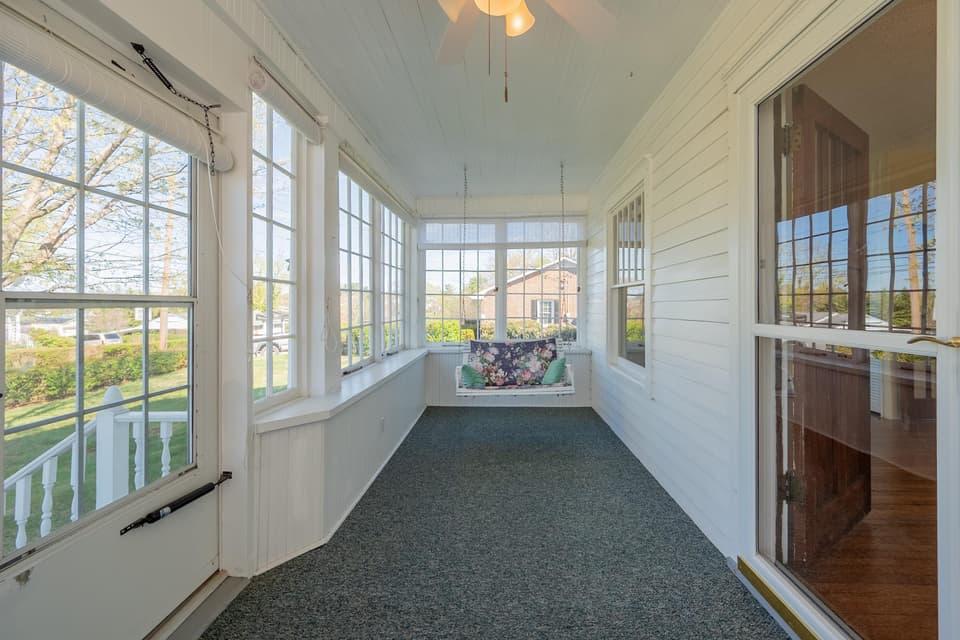108 Miller Street SE, photo 11 of 40