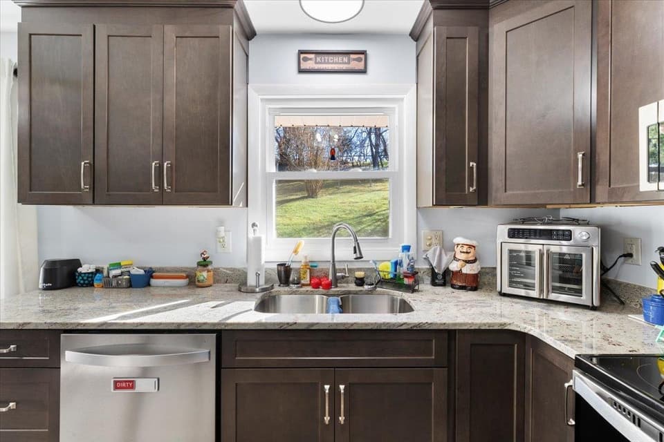 60 Overland Drive, photo 11 of 38
