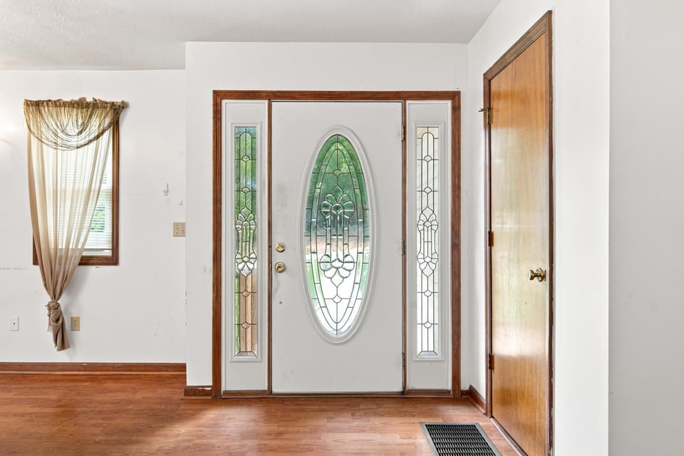1220 Flint Drive, photo 5 of 40
