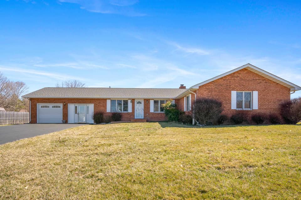 1165 Tranquility Viaduct, photo 2 of 40