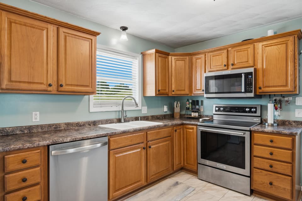 2301 Viewland Circle, photo 12 of 40