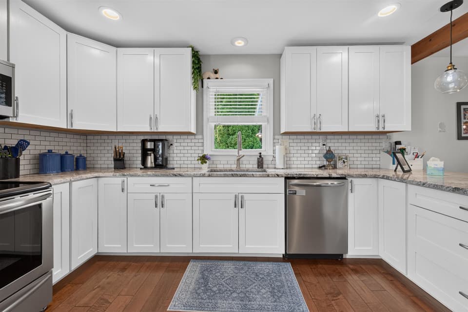 2405 Glade Drive SE, photo 22 of 40