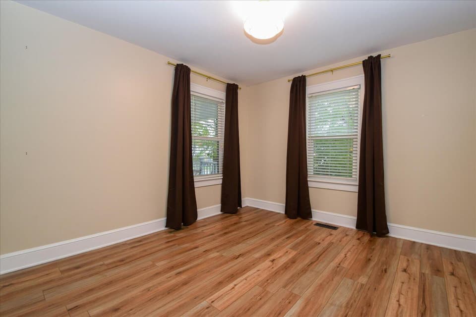 306 S Franklin St, photo 11 of 40