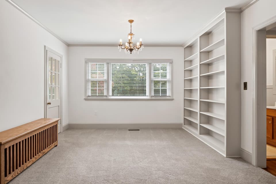 660 W Main Street, photo 22 of 40