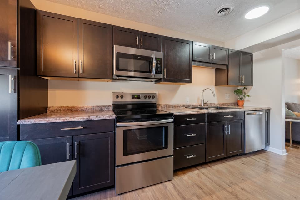 2665 Glade Drive SE, photo 10 of 40