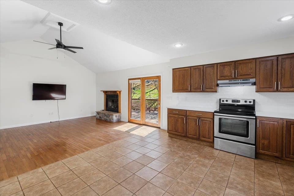 4660 Blue Heron Drive, photo 11 of 40