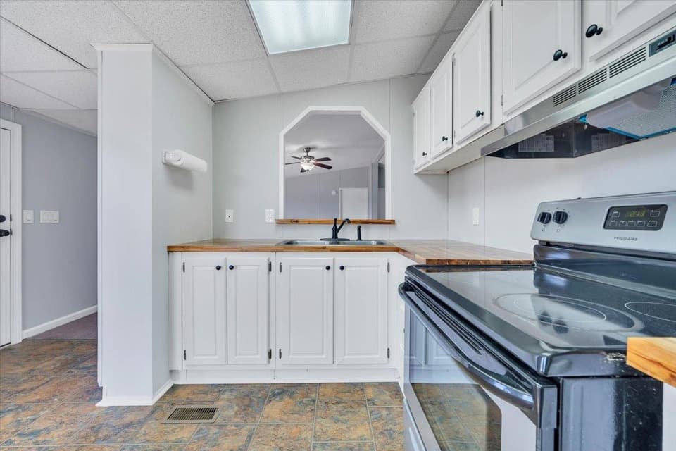 1631 Blue Spruce Drive, photo 10 of 33