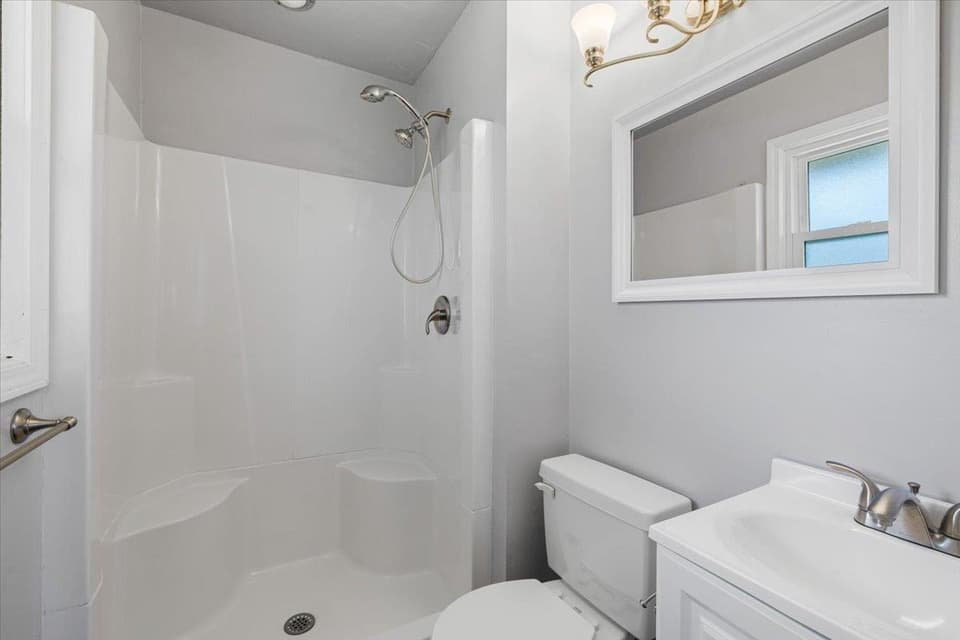 130 Greenway Drive, photo 9 of 30