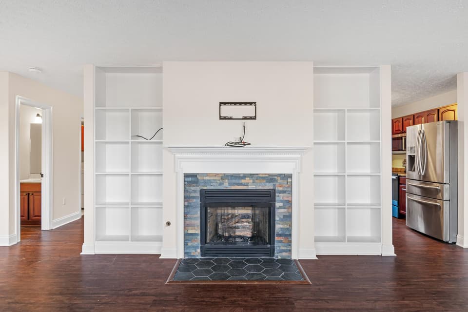 560 Oak Tree Boulevard, photo 11 of 40