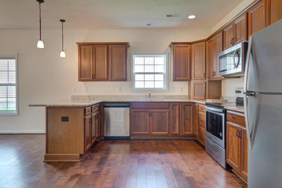 160 Roudabush Drive, photo 14 of 34