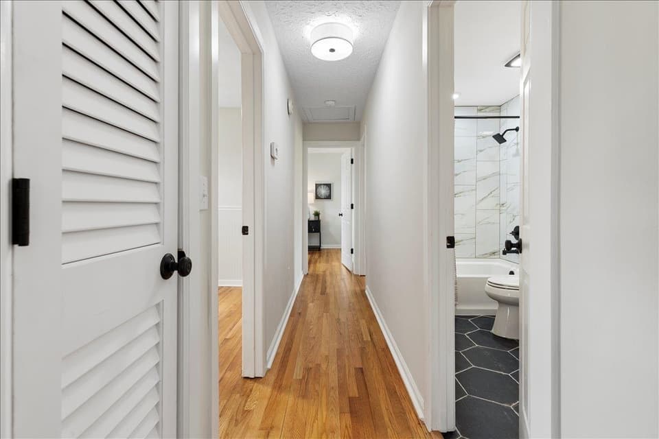 490 Sunnyside Lane NE, photo 18 of 39