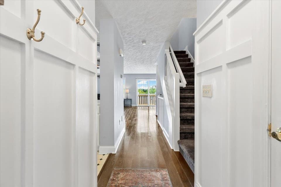 1535 Providence Boulevard, photo 4 of 40