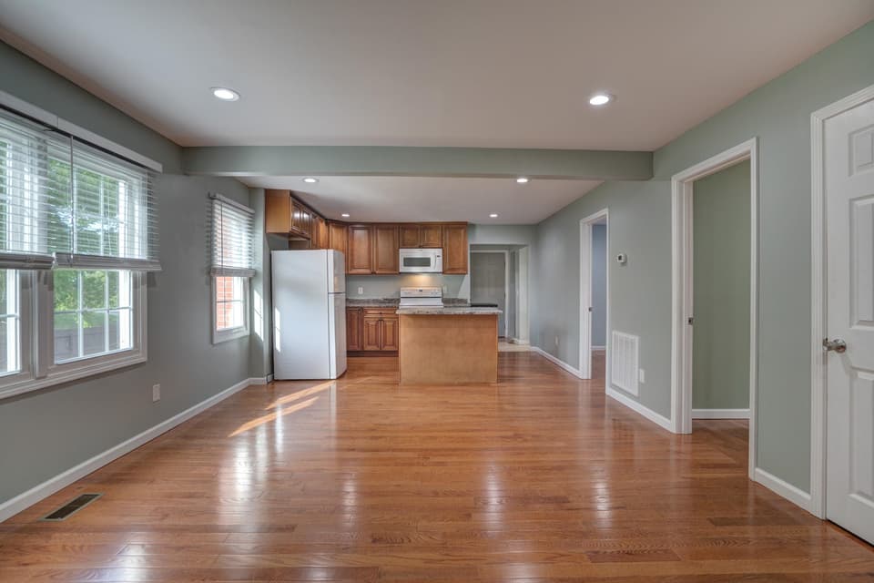 1215 Moose Drive, photo 4 of 28