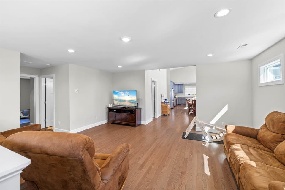 620 Stone Street, photo 11 of 34