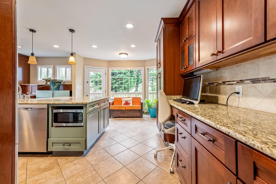 2240 Yellow Sulphur Road, photo 14 of 40