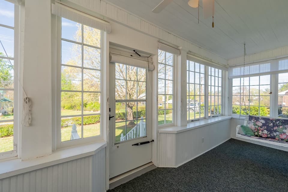 108 Miller Street SE, photo 12 of 40