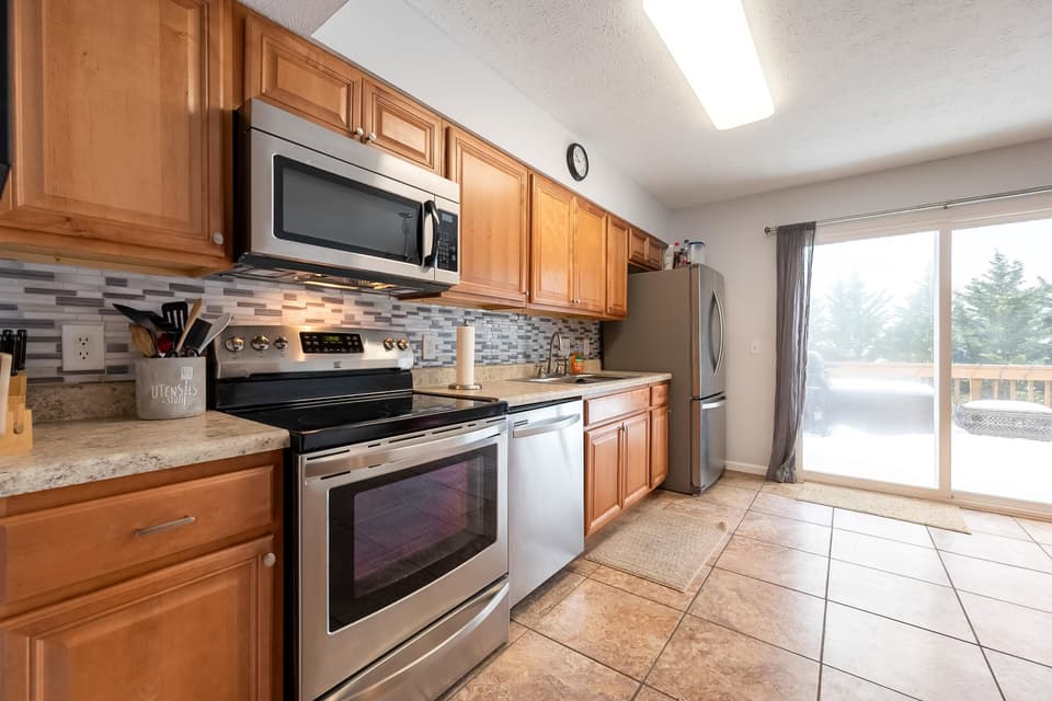 435 Cherokee Drive, photo 14 of 40