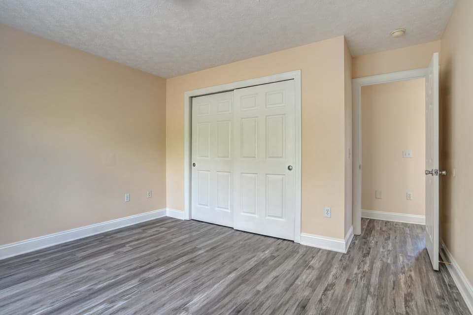 1025 Oaktree Boulevard, photo 28 of 33