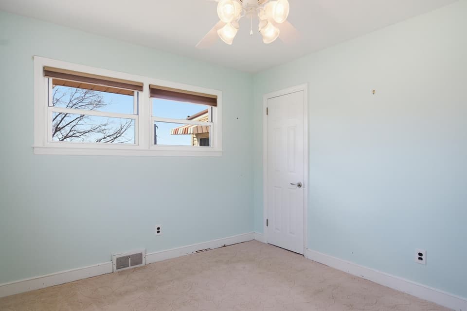 205 Roundhill Drive, photo 34 of 40