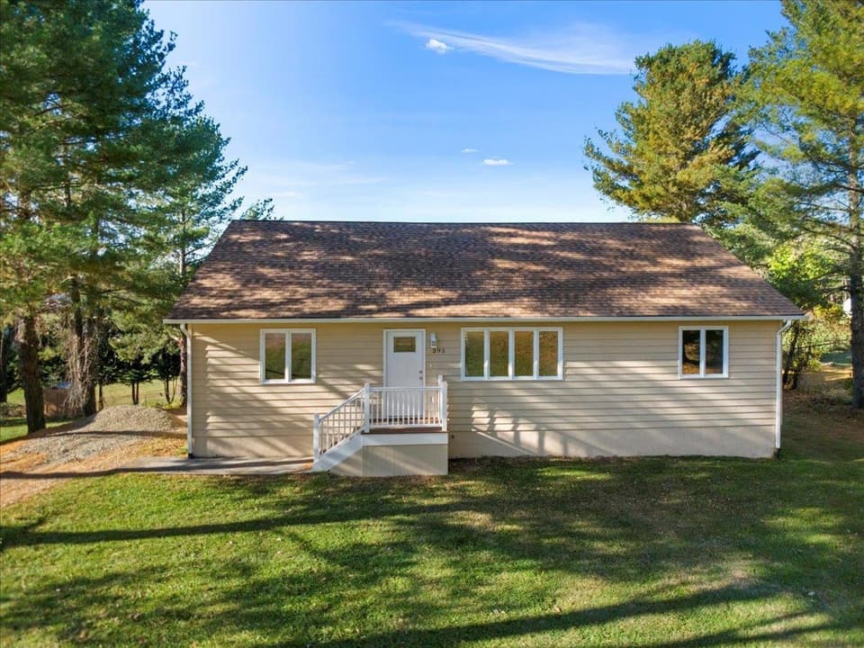 395 Cherokee Drive, photo 2 of 40