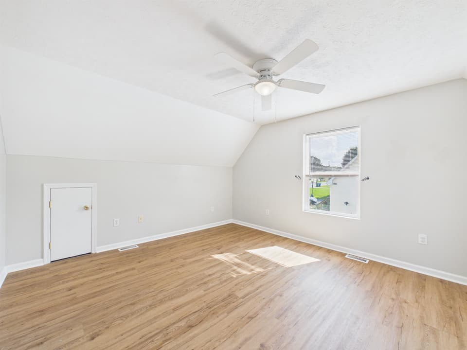 100 Cullen Court, photo 29 of 40