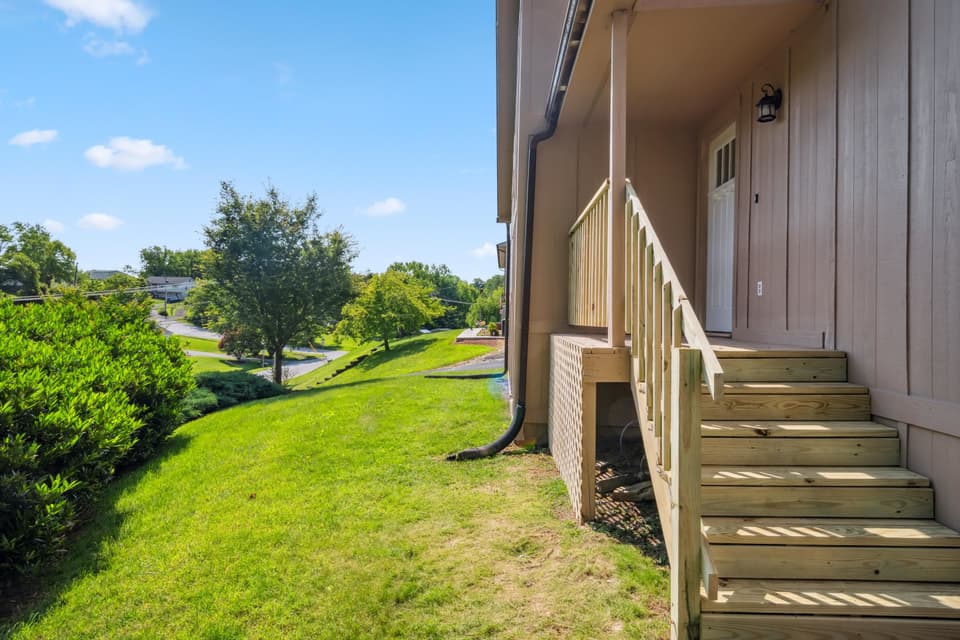 475 Chrisman Street, photo 4 of 40
