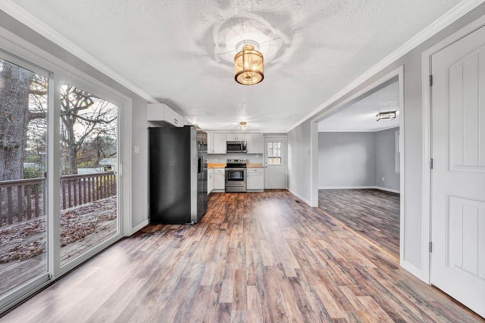115 Thelma Lane, photo 8 of 29