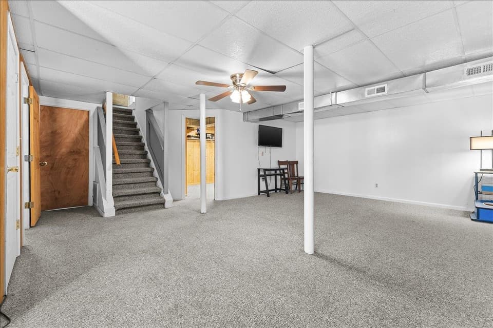 310 Overland Drive, photo 24 of 37