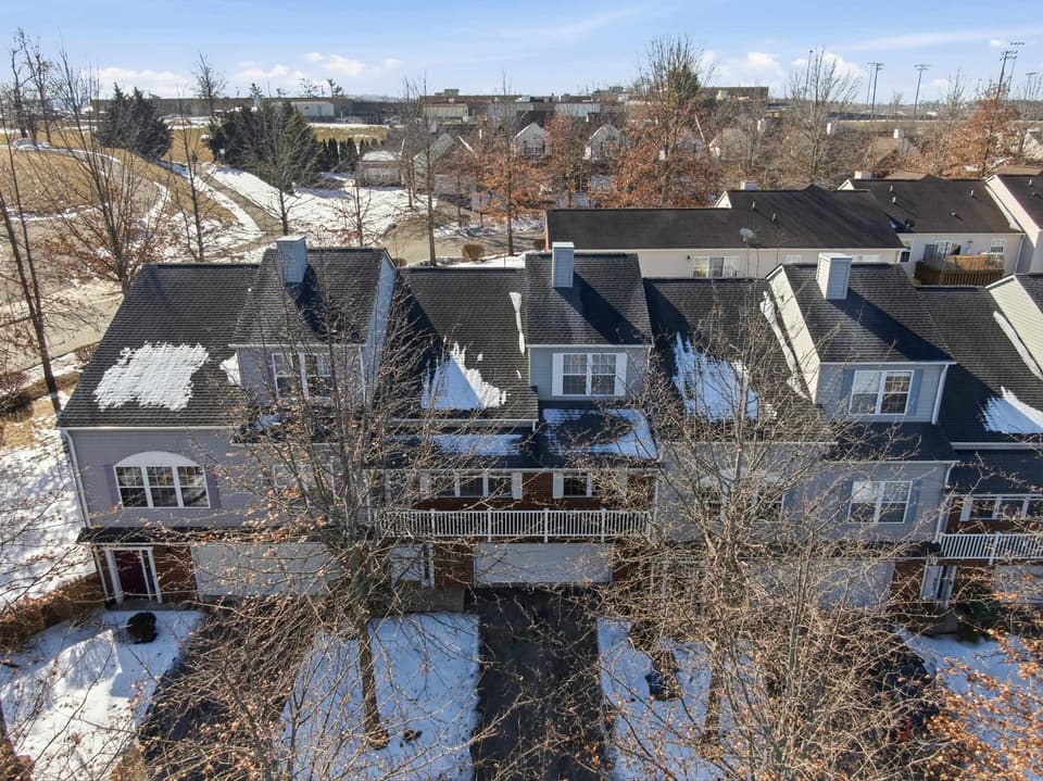 380 Oaktree Boulevard, photo 3 of 40