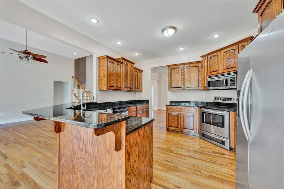 2075 Lake Vista Dr, photo 19 of 38