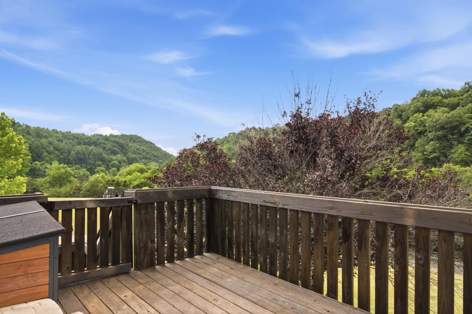 479 Smith Creek Road, photo 6 of 40