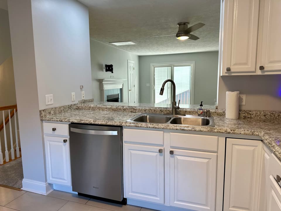 800 Oak Tree Boulevard, photo 25 of 40