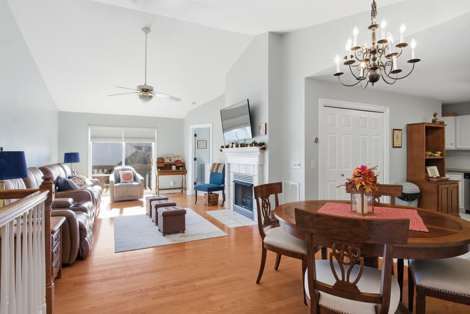 310 Pin Oak Drive, photo 12 of 40
