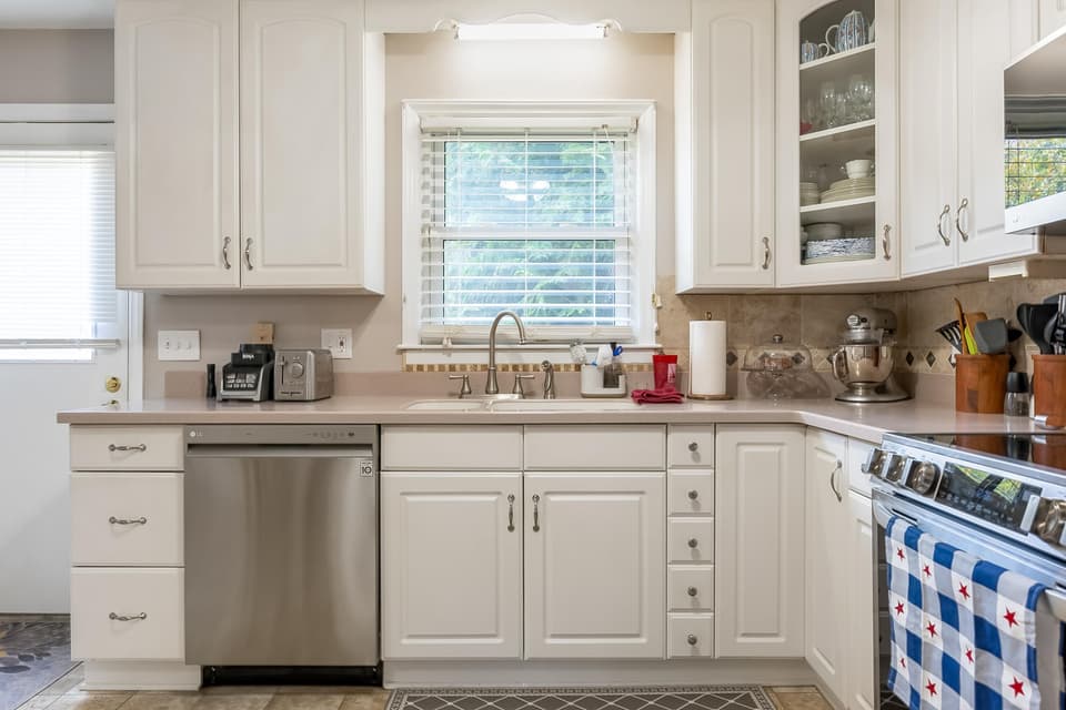 170 Briarwood Drive, photo 10 of 40