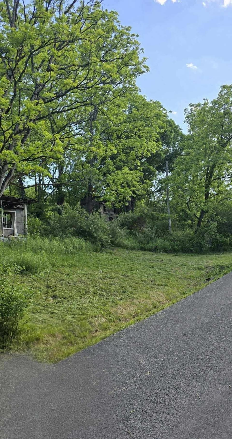2470 Yellow Sulphur Road, photo 2 of 5