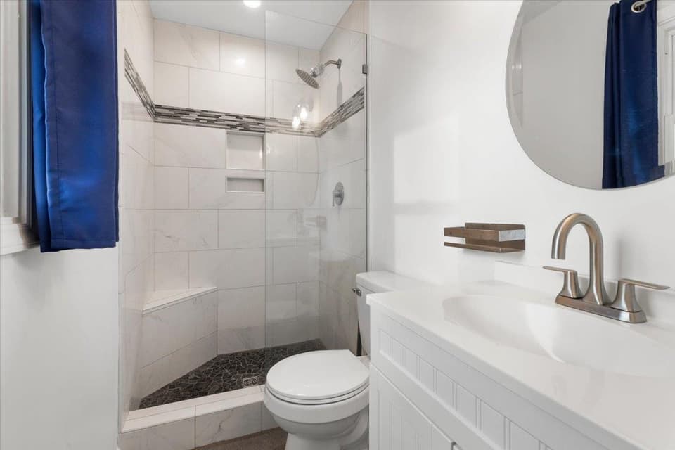 120 SE Howery Street, photo 19 of 40