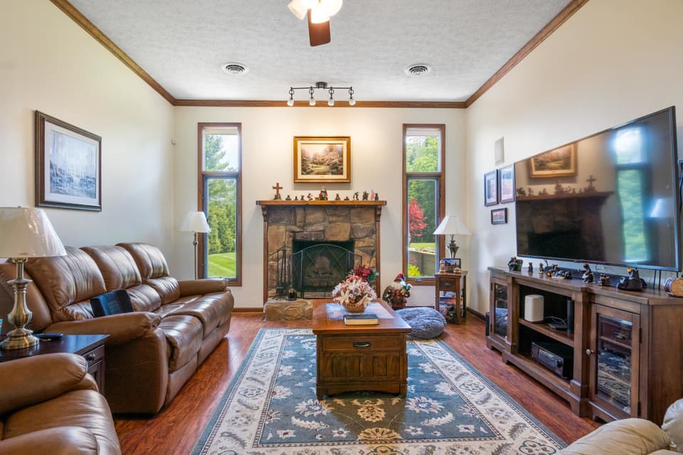 2395 Giles Drive SE, photo 13 of 40