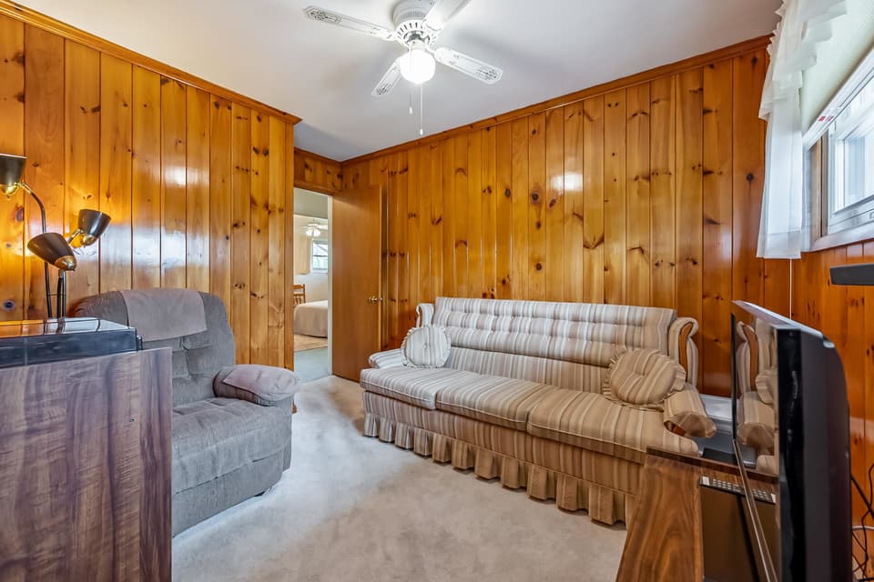 109 Longview Drive, photo 11 of 30