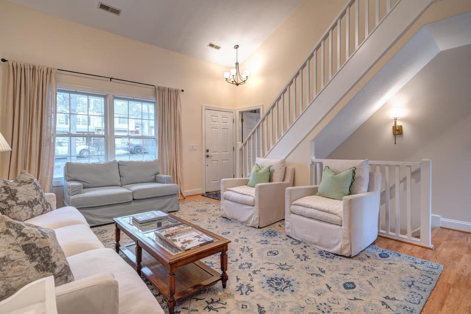 250 Silver Leaf Drive, photo 4 of 40