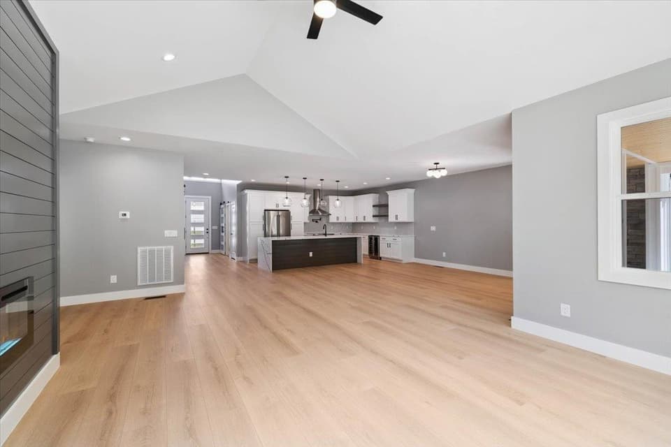 4480 Fairview Drive, photo 22 of 36