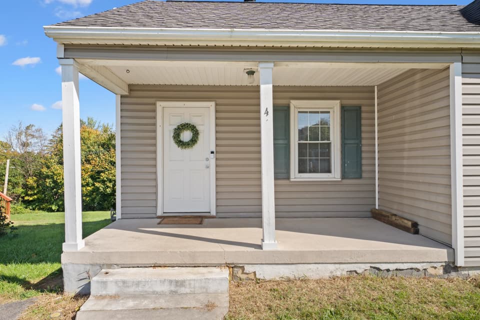 4 Lee Hy Court, photo 3 of 32