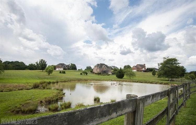 2120 Peakland Way, photo 7 of 9