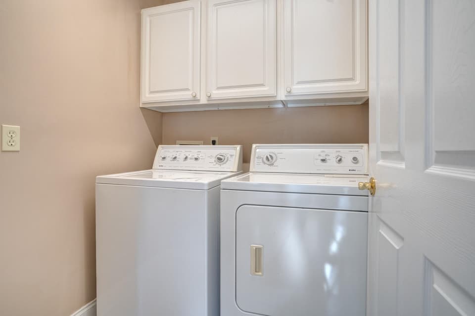 185 Blue Leaf Drive, photo 18 of 40