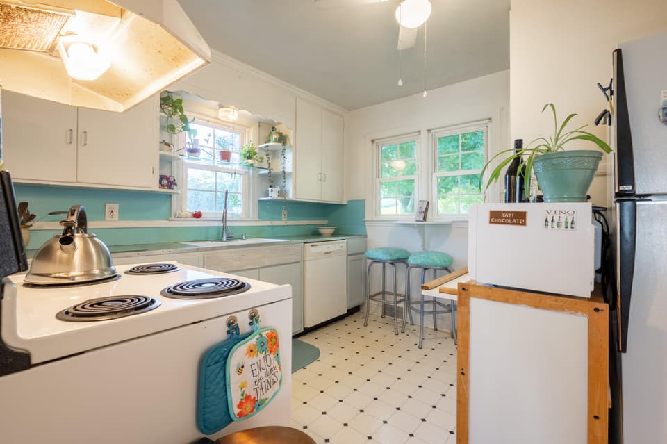 810 College St NW, photo 15 of 38