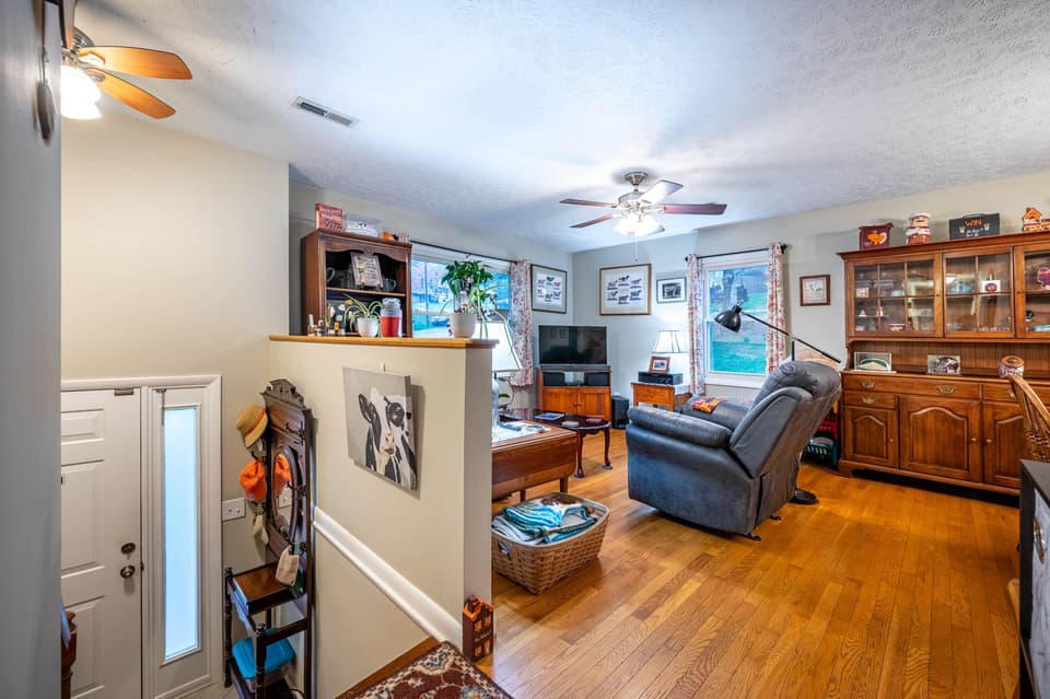 460 Mulberry Drive SW, photo 14 of 40