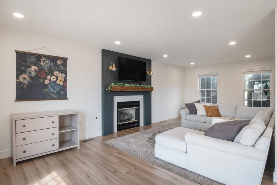 180 Sapphire Avenue, photo 15 of 40