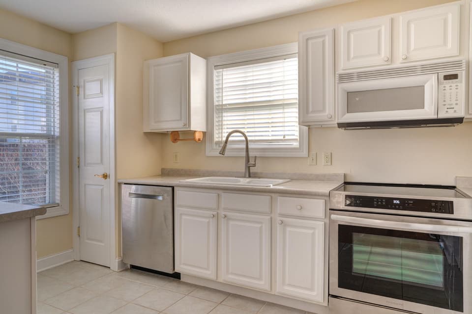 185 Blue Leaf Drive, photo 23 of 40