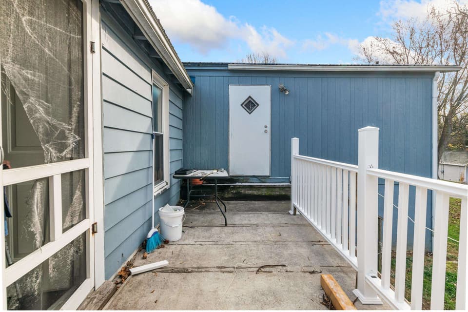 675 Harless Street, photo 6 of 30